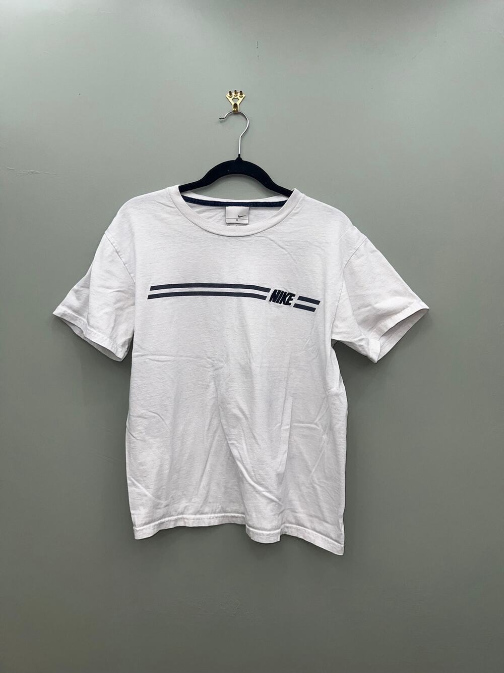 Nike Graphic Stripe Logo T Shirt White Short Sleeve Cotton Tee Small